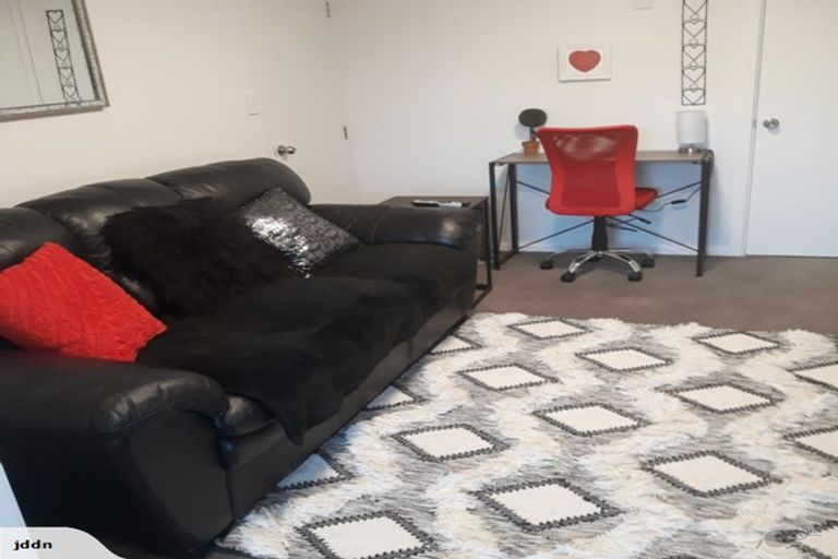 Photo of property in 1-5/95a Avenue Road, West End, Timaru, 7910