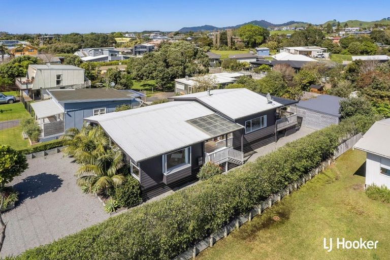 Photo of property in 44 Hillview Road, Waihi Beach, 3611