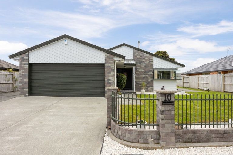 Photo of property in 10 Parnell Heights Drive, Kelvin Grove, Palmerston North, 4414