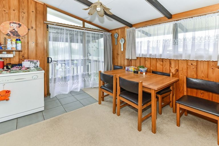Photo of property in 28 Gibbons Road, Weymouth, Auckland, 2103