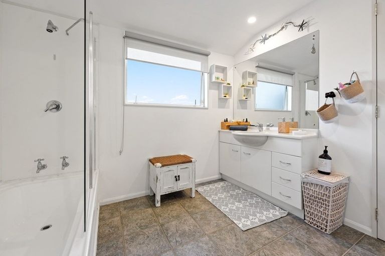 Photo of property in 8 Tiller Court, Gulf Harbour, Whangaparaoa, 0930