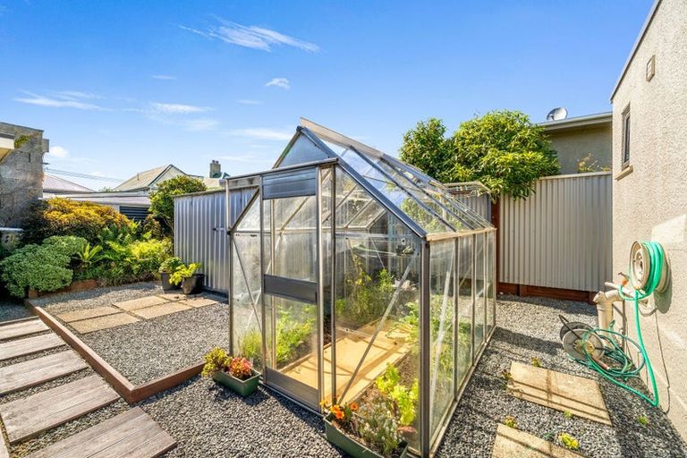 Photo of property in 8 Hargest Crescent, Saint Kilda, Dunedin, 9012