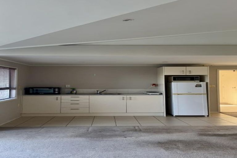 Photo of property in 29 Glenelg Road, Red Beach, 0932