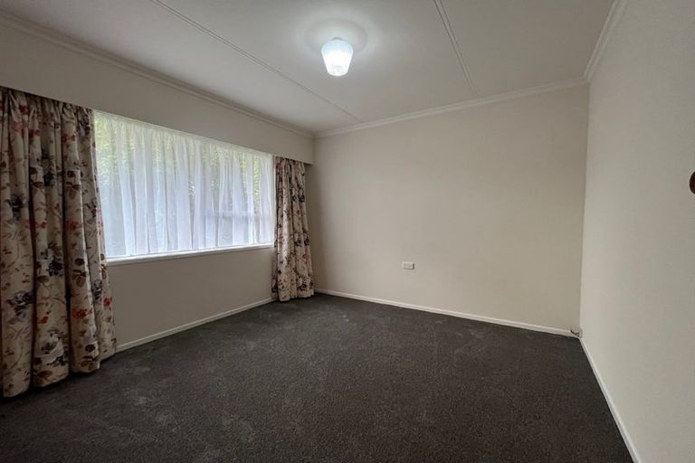 Photo of property in 2 Kauri Street, Inglewood, 4330