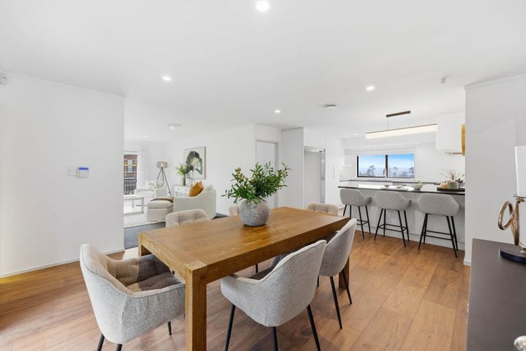 Photo of property in 5 Vintage Drive, Henderson, Auckland, 0612