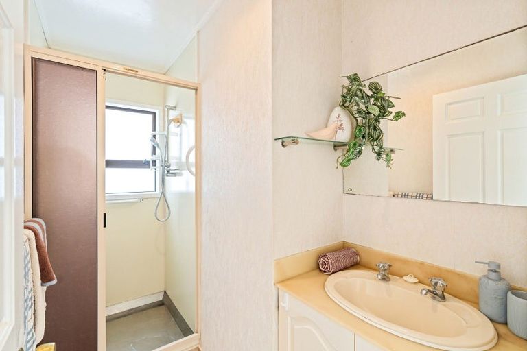 Photo of property in 34 Norfolk Crescent, Otaki Beach, Otaki, 5512