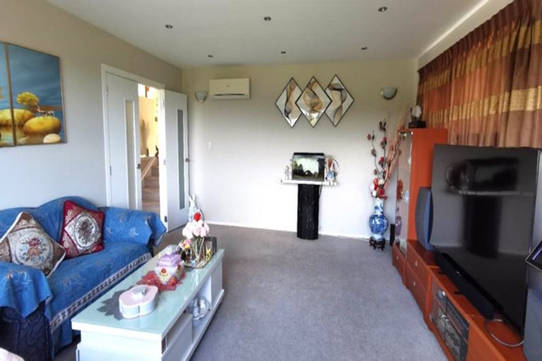 Photo of property in 5 Baker Street, Fairview Heights, Auckland, 0632