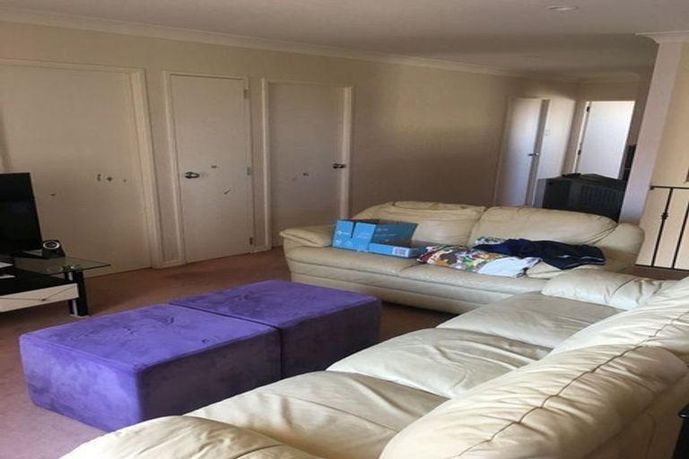 Photo of property in 22 Gilford Place, East Tamaki Heights, Auckland, 2016