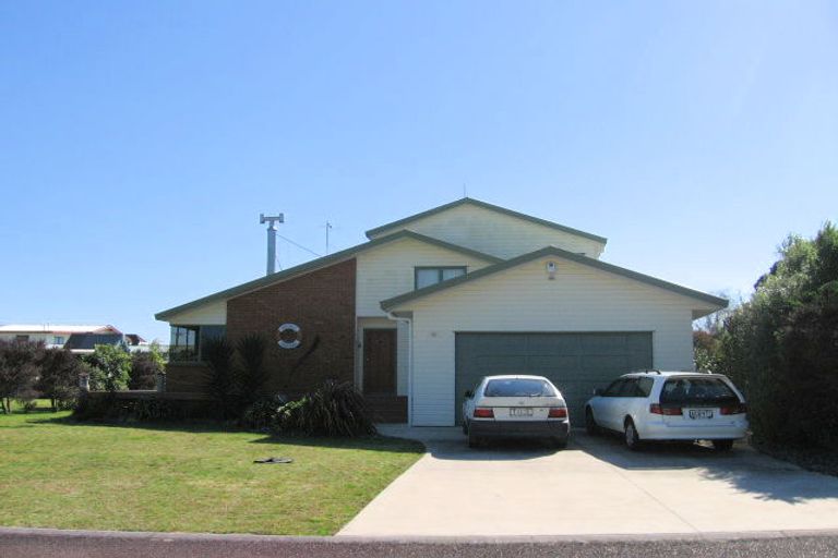 Photo of property in 7 Martin Place, Cooks Beach, Whitianga, 3591