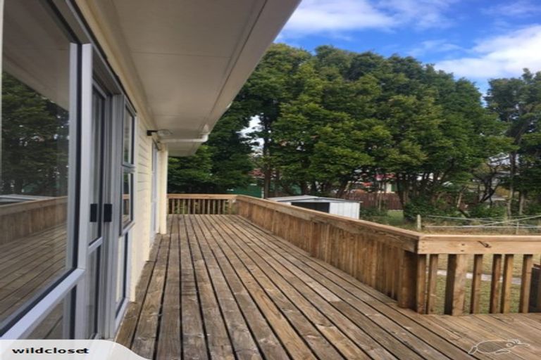 Photo of property in 92 Te Atatu Road, Te Atatu South, Auckland, 0610