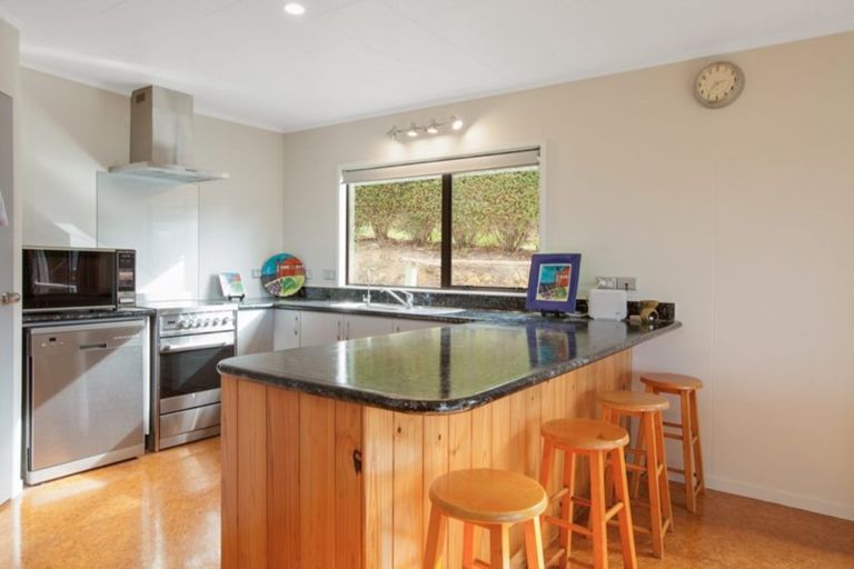 Photo of property in 37 Cable Bay Block Road, Cable Bay, 0420