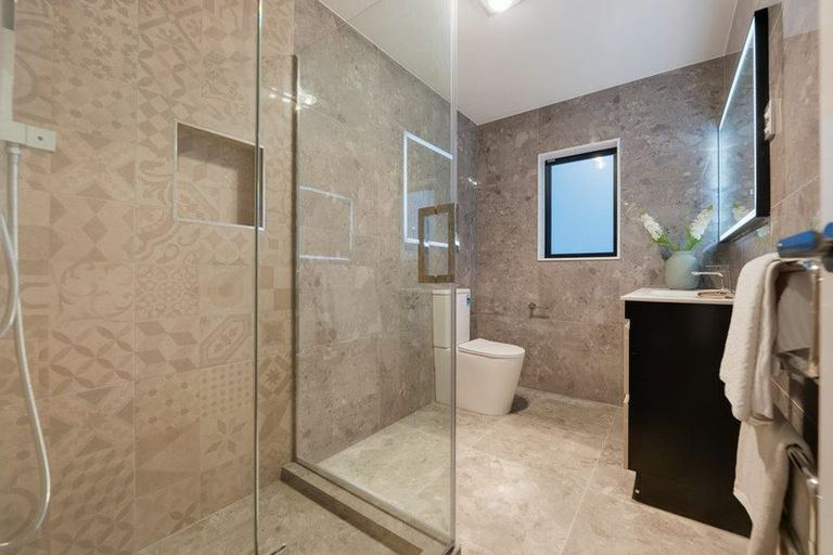 Photo of property in 30a Christmas Road, Manurewa, Auckland, 2102