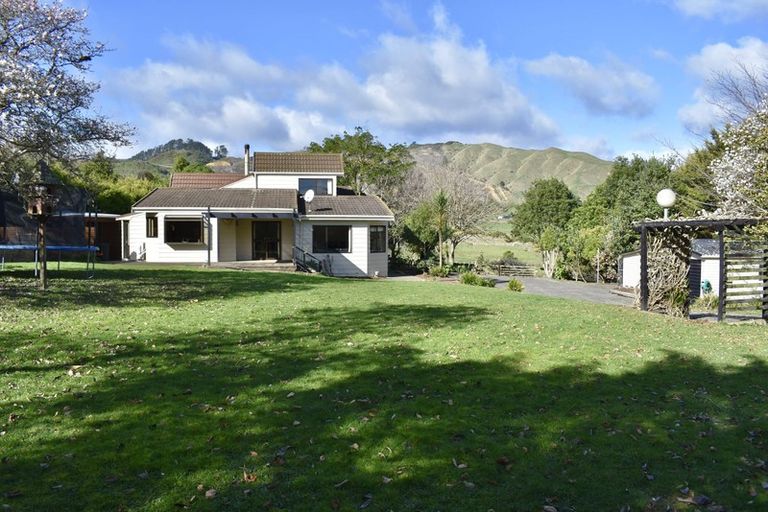 Photo of property in 98 Ringawhati Road, Otaki, 5583