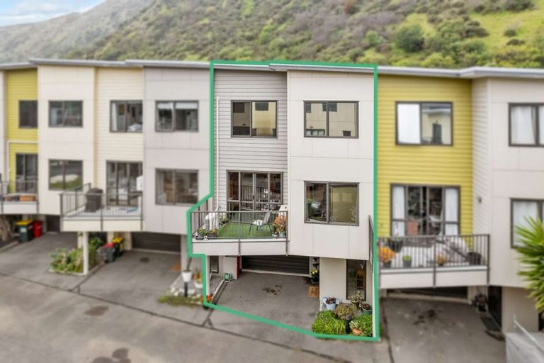Photo of property in Te Kakariki Apartments, 5/5 Wellington Road, Paekakariki, 5034