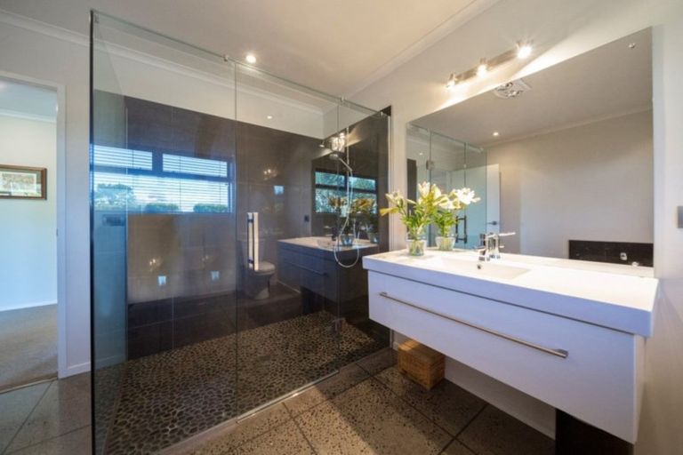 Photo of property in 396 Upland Road, Tarurutangi, New Plymouth, 4372