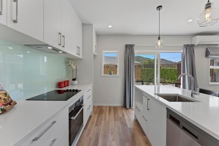 Photo of property in 6a Elm Street, Ebdentown, Upper Hutt, 5018