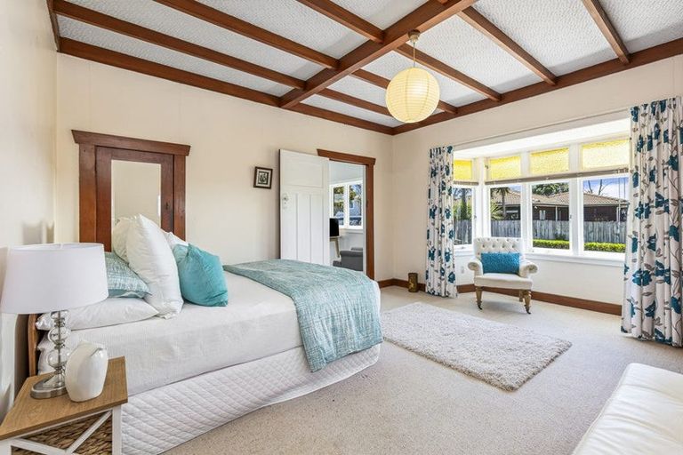 Photo of property in 1/135 Shakespeare Road, Milford, Auckland, 0620