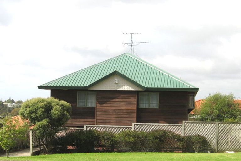 Photo of property in 155a Colwill Road, Massey, Auckland, 0614