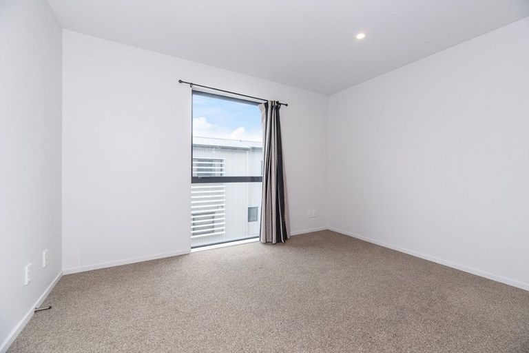 Photo of property in 36 Akeake Lane, Albany Heights, Auckland, 0632