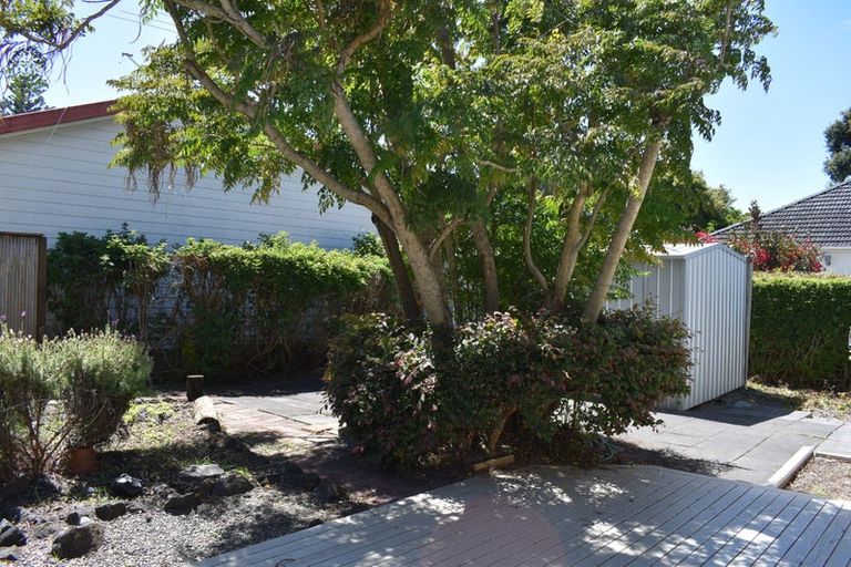 Photo of property in 2/20 Northcote Road, Takapuna, Auckland, 0622