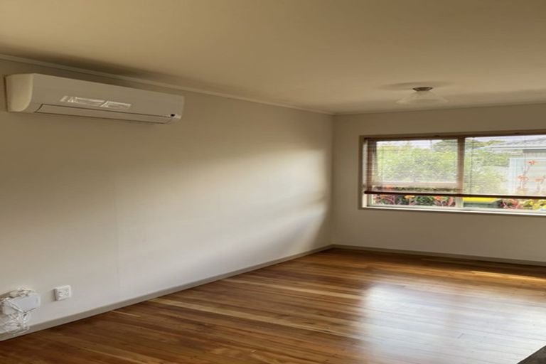 Photo of property in 1/24 Hillcrest Avenue, Hillcrest, Auckland, 0627