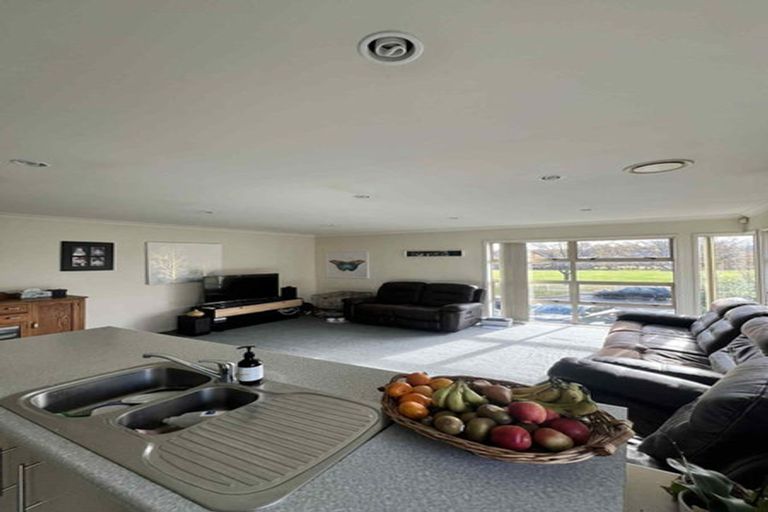 Photo of property in 10 Titirangi Crescent, Parklands, Christchurch, 8083