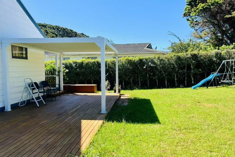 Photo of property in 68 Kaipatiki Road, Glenfield, Auckland, 0629