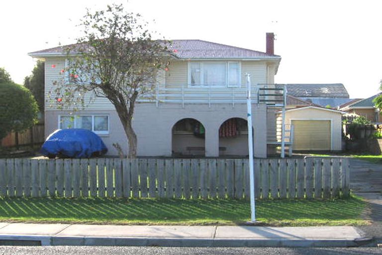 Photo of property in 160 Hepburn Road, Glendene, Auckland, 0602