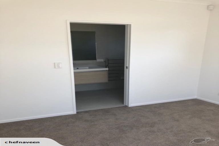 Photo of property in 33 Pepene Avenue, Takanini, 2112