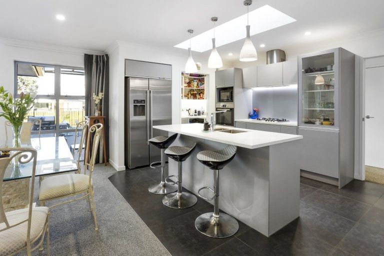 Photo of property in 48 Cassinia Close, Papamoa Beach, Papamoa, 3118