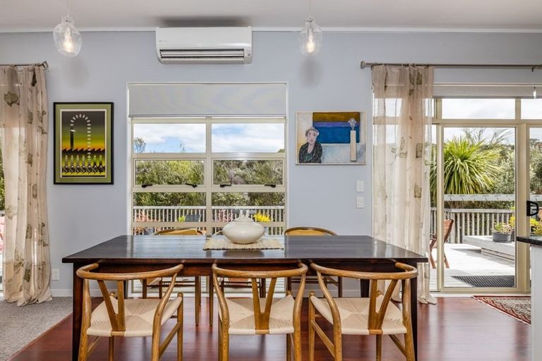 Photo of property in Apple Bnb, 3 Kaipatiki Rise, Haruru, 0204