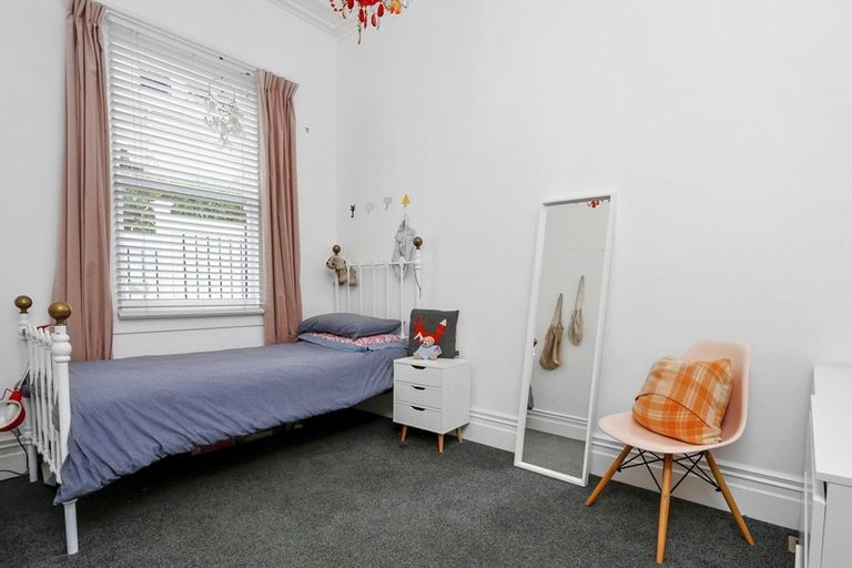 Photo of property in 45 Huka Road, Birkenhead, Auckland, 0626