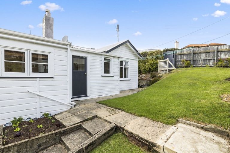 Photo of property in 38 Cliffs Road, Saint Clair, Dunedin, 9012