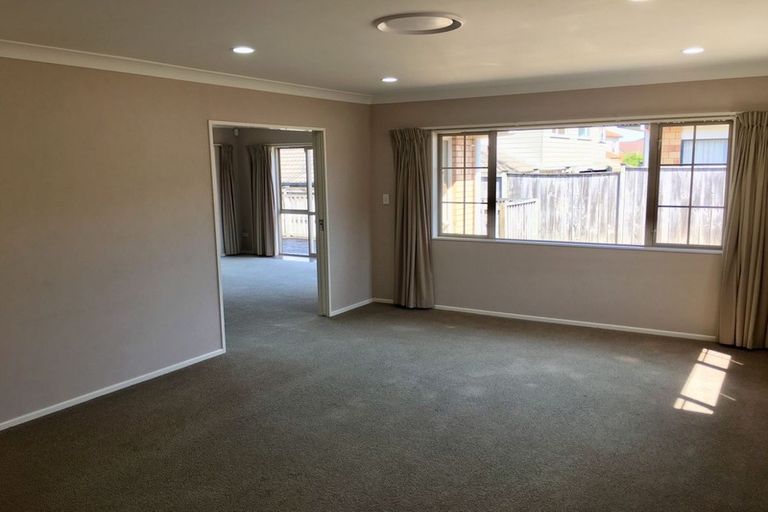 Photo of property in 8 Finbar Close, Flat Bush, Auckland, 2019