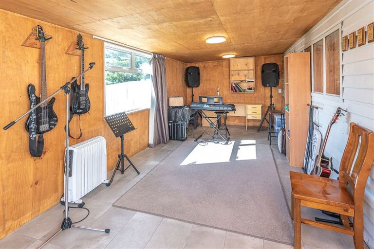 Photo of property in 98 Matai Street, Castlecliff, Whanganui, 4501