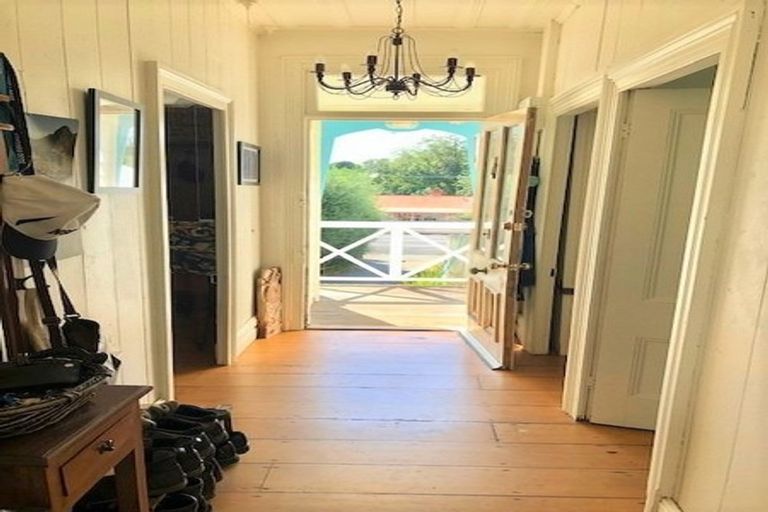 Photo of property in 2/31 Vauxhall Road, Devonport, Auckland, 0624