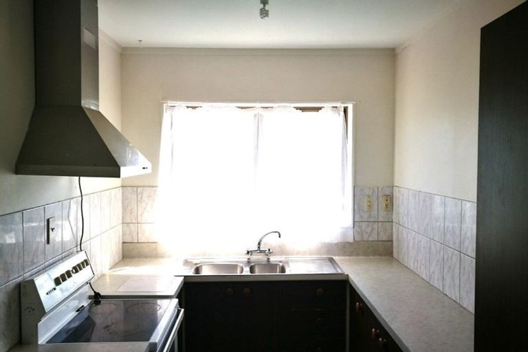 Photo of property in 2/320 Pakuranga Road, Pakuranga Heights, Auckland, 2010