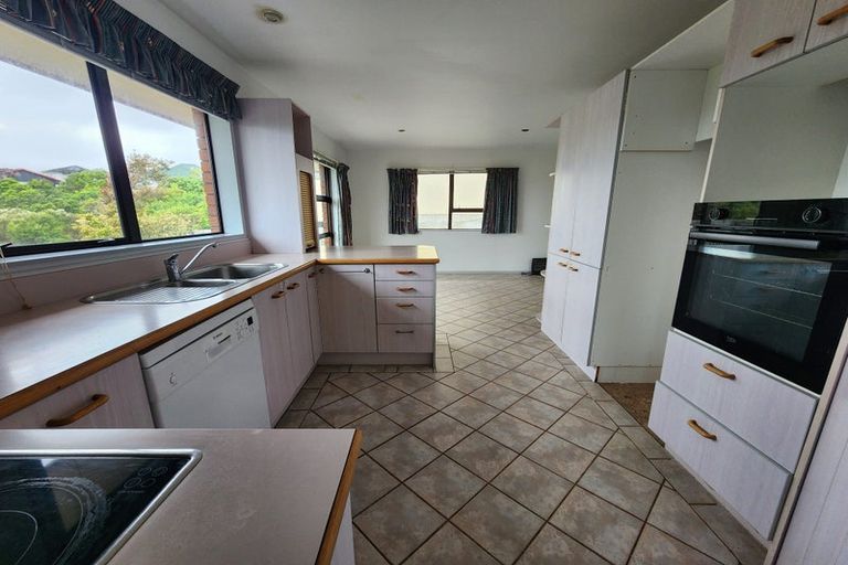 Photo of property in 33 Halladale Road, Papakowhai, Porirua, 5024