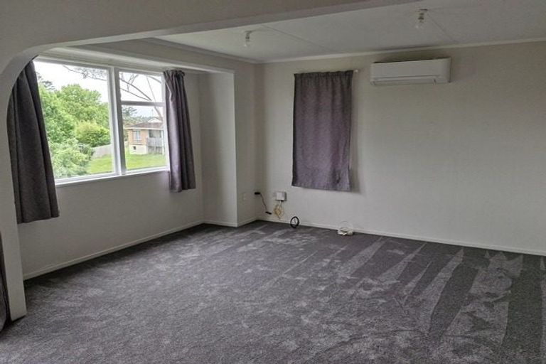 Photo of property in 15 Holmes Drive South, West Harbour, Auckland, 0618