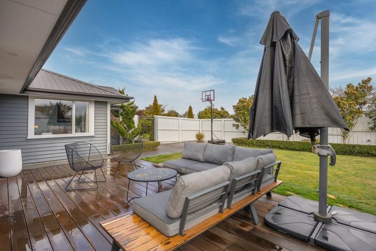 Photo of property in 20 Rue De La Mare, Parklands, Christchurch, 8083