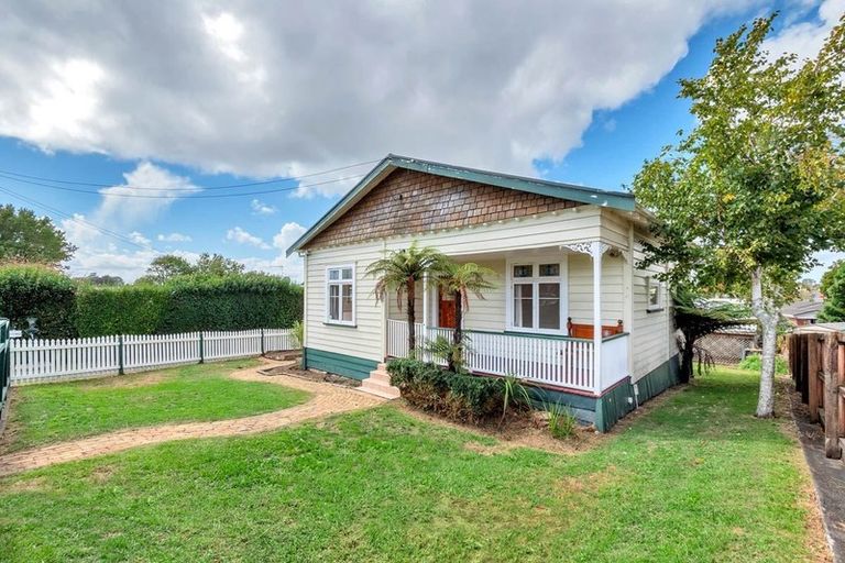 Photo of property in 1/4 Wood Street, Papakura, 2110