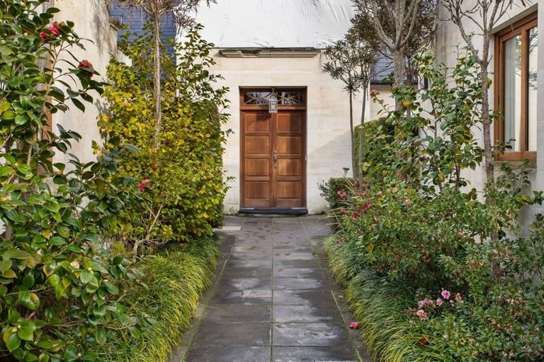 Photo of property in 29 Garden Road, Merivale, Christchurch, 8014