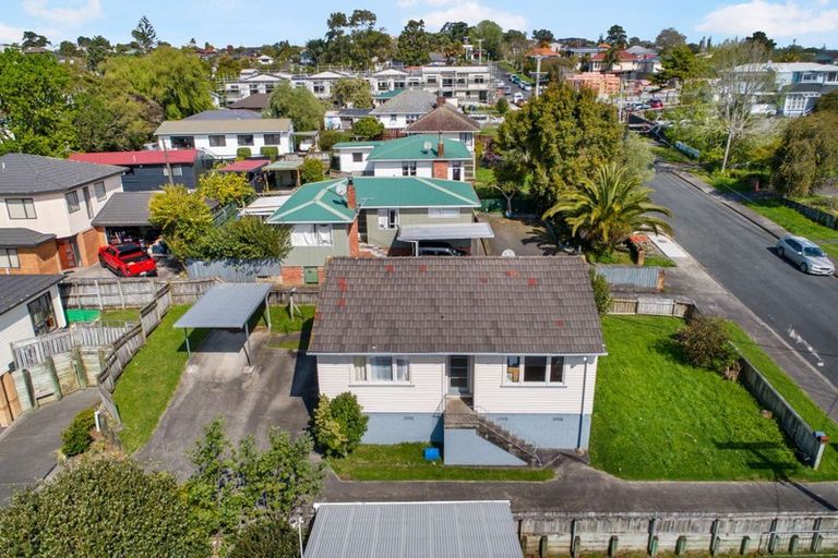 Photo of property in 17a Kereru Street, Henderson, Auckland, 0612