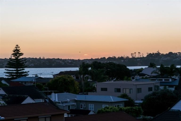 Photo of property in 2/4 Basilton Close, Bucklands Beach, Auckland, 2012