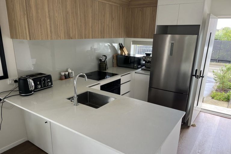 Photo of property in 325 Glengarry Road, Glen Eden, Auckland, 0602