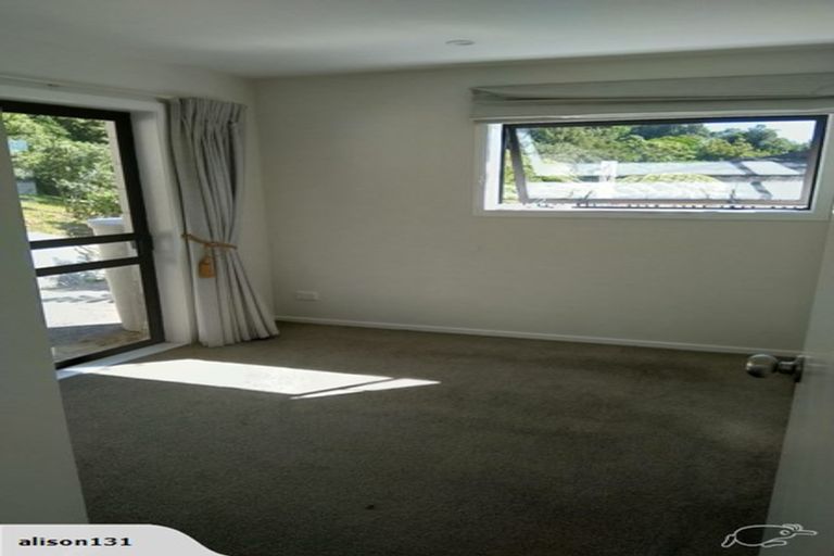Photo of property in 8 Brasenose Place, Tawa, Wellington, 5028