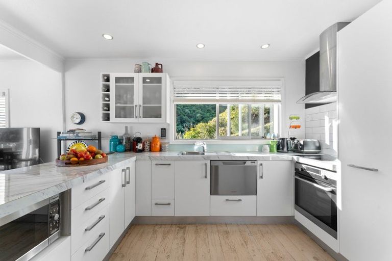 Photo of property in 7 Arthur Crescent, Waikawa, Picton, 7220