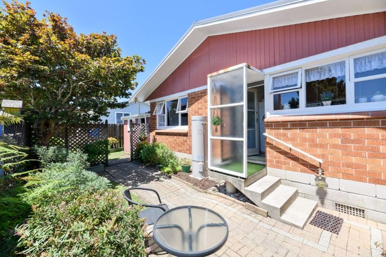 Photo of property in 15 Abel Tasman Avenue, Henderson, Auckland, 0610