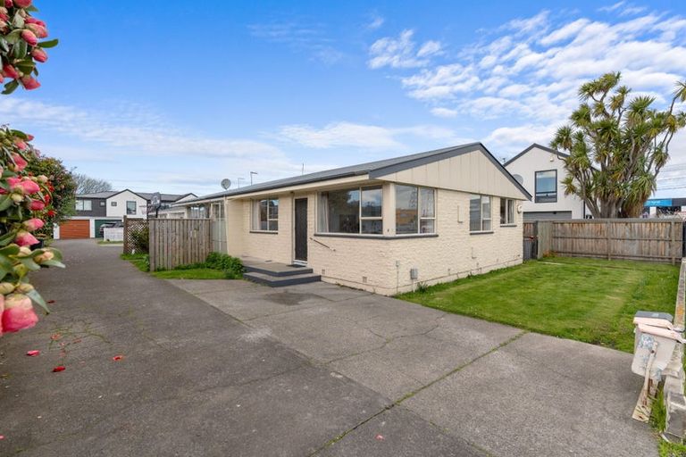 Photo of property in 1/4 Division Street, Riccarton, Christchurch, 8041