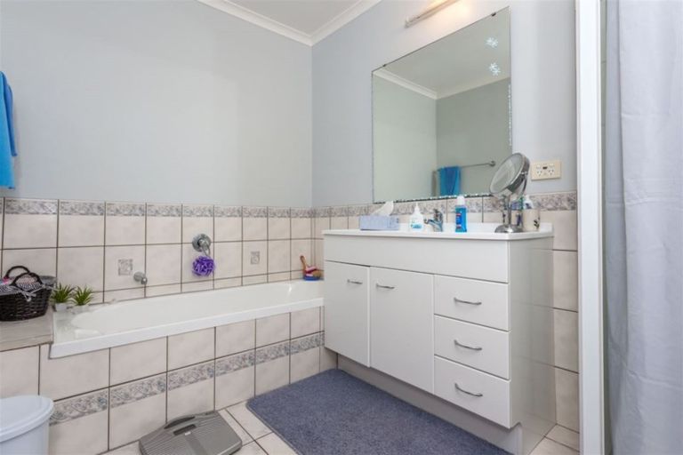 Photo of property in 220b Ocean Road, Whangamata, 3620